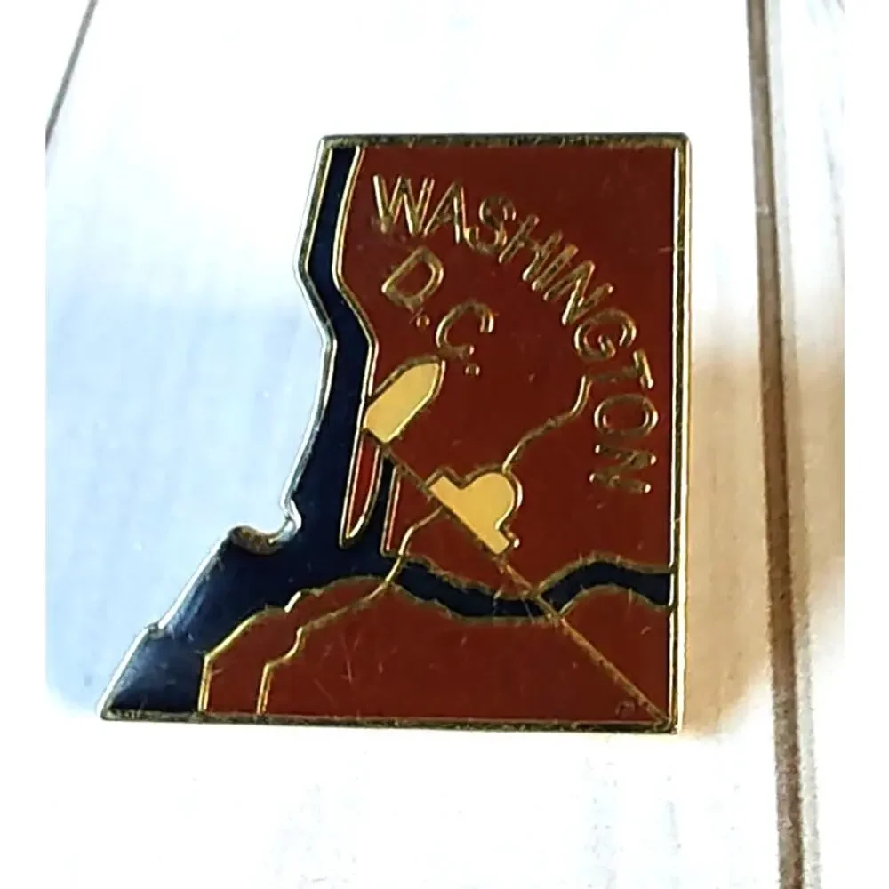 Washington DC District Shaped Pin Souvenir Travel Hat Lapel Collectible